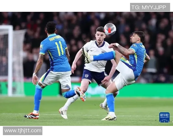 当今足球明星谁最受欢迎引发球迷热议的背后故事与影响力分析