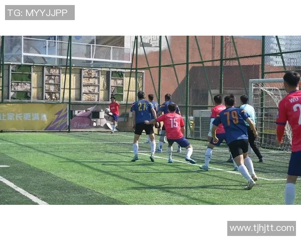 欣赏足球明星精彩踢球瞬间视频带你领略足球魅力与激情